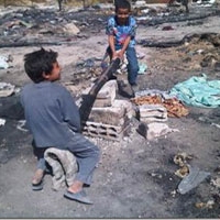 تفاصيل صغيرة : "أرجوحة وثوب جديد" حـلم أطفال مخيم خان يونس بالعيد