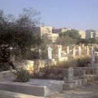 ضاقت عليهم الأرض بما رحُبتمقبرة اليرموك الجديدة  :مخاوف من الفراق مرّتين